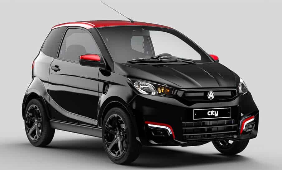 Voitures sans permis : succès commercial et inquiétudes croissantes