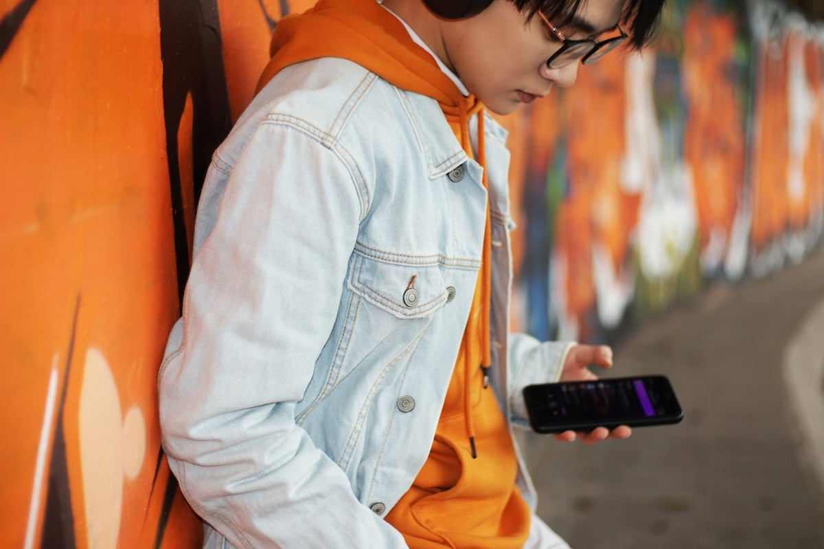 TikTok interdit avant 15 ans ? Ce que Macron ne dit pas