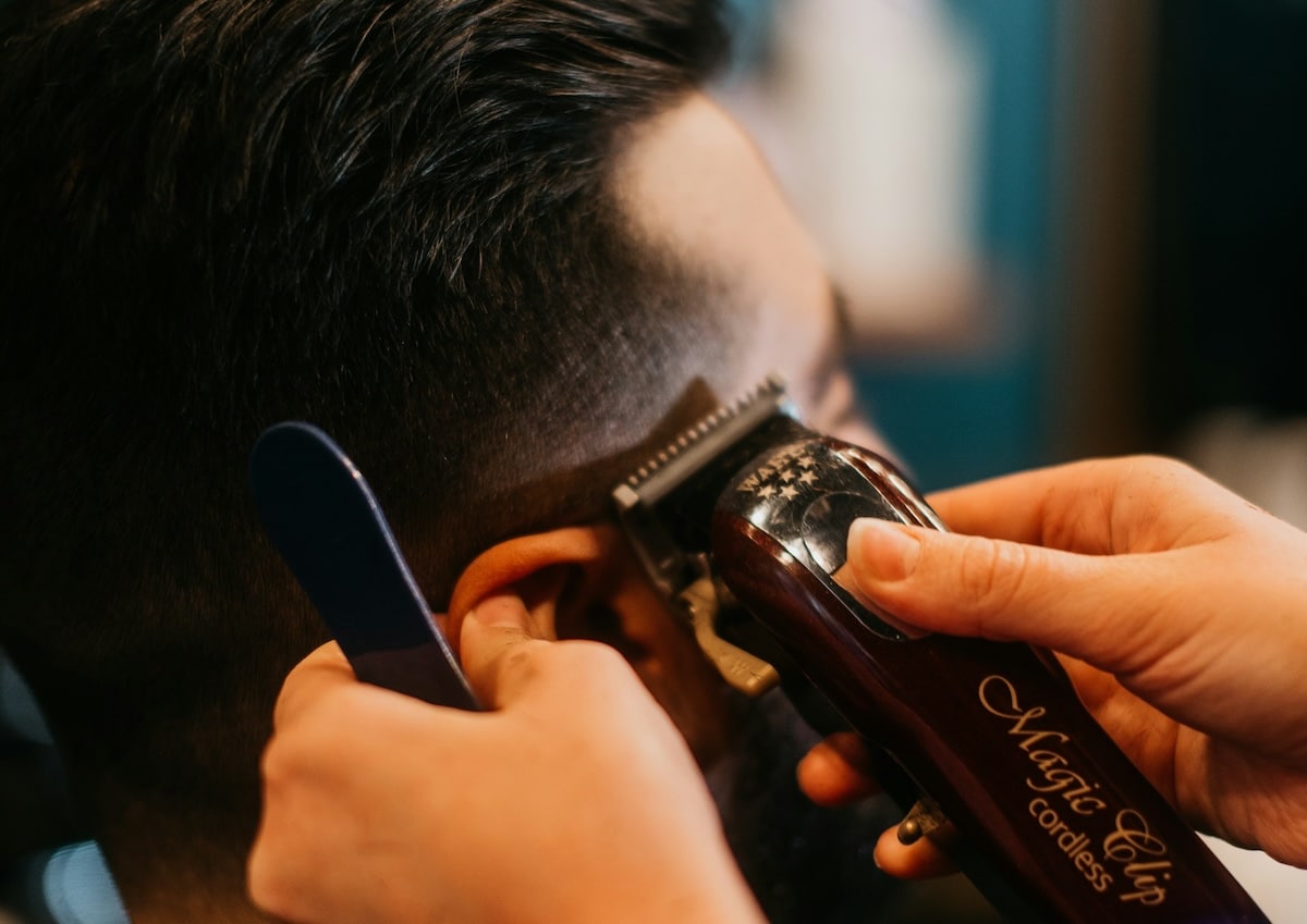 Combien gagne votre coiffeur(se) ?