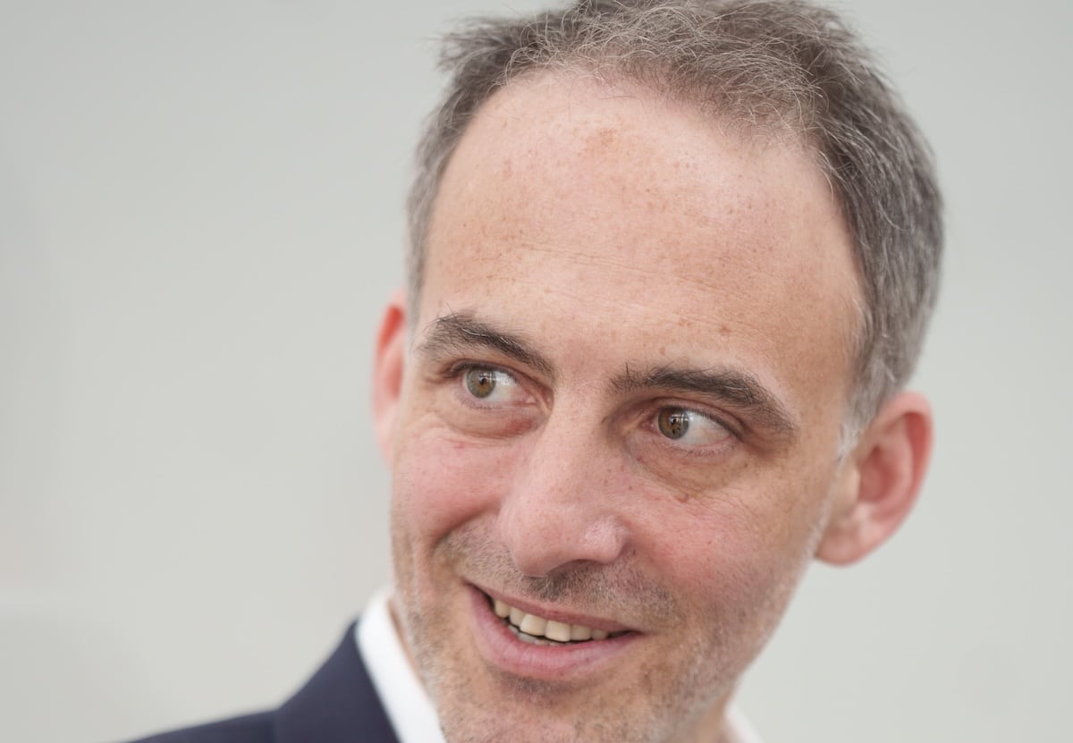 Combien gagne Raphaël Glucksmann ?